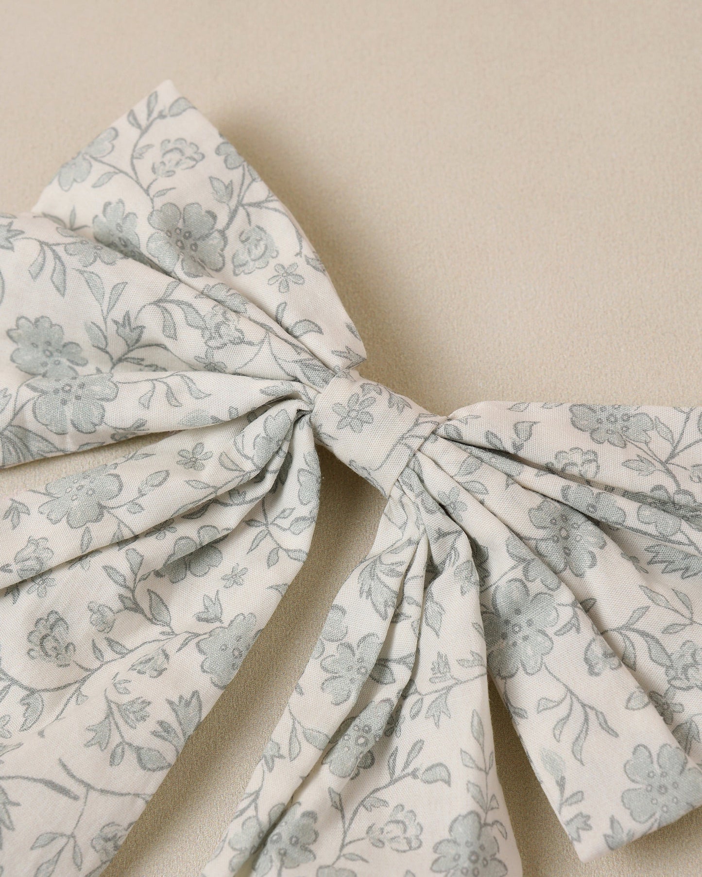 Everly Bow Sky Floral