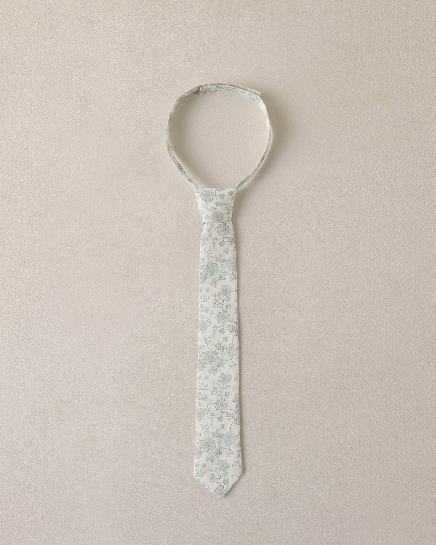 Skinny Tie Sky Floral