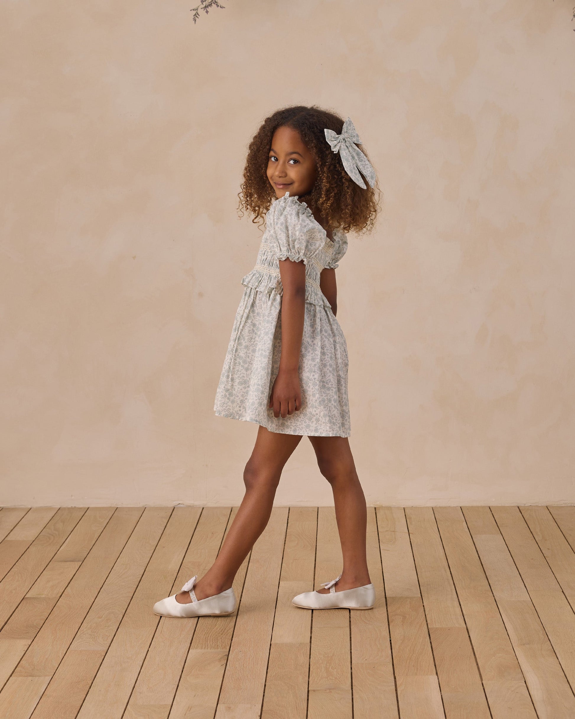 Everly Bow Sky Floral