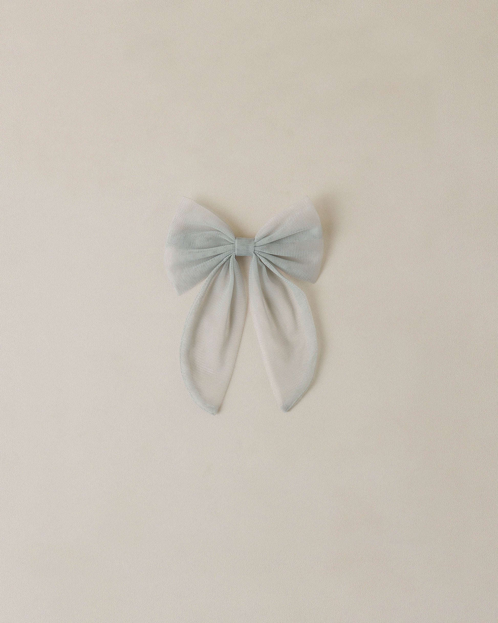 Everly Bow Sky