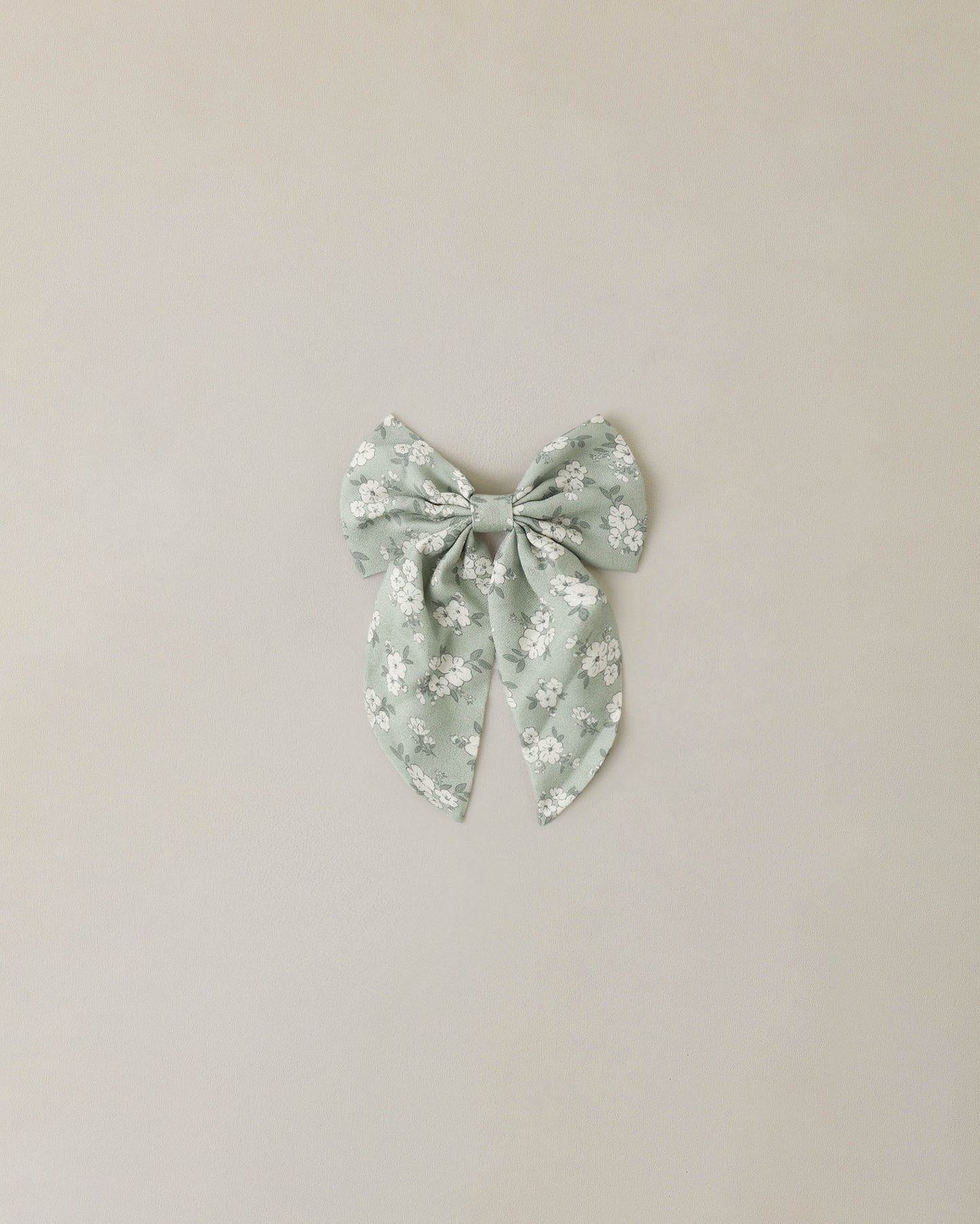 Everly Bow Blossom