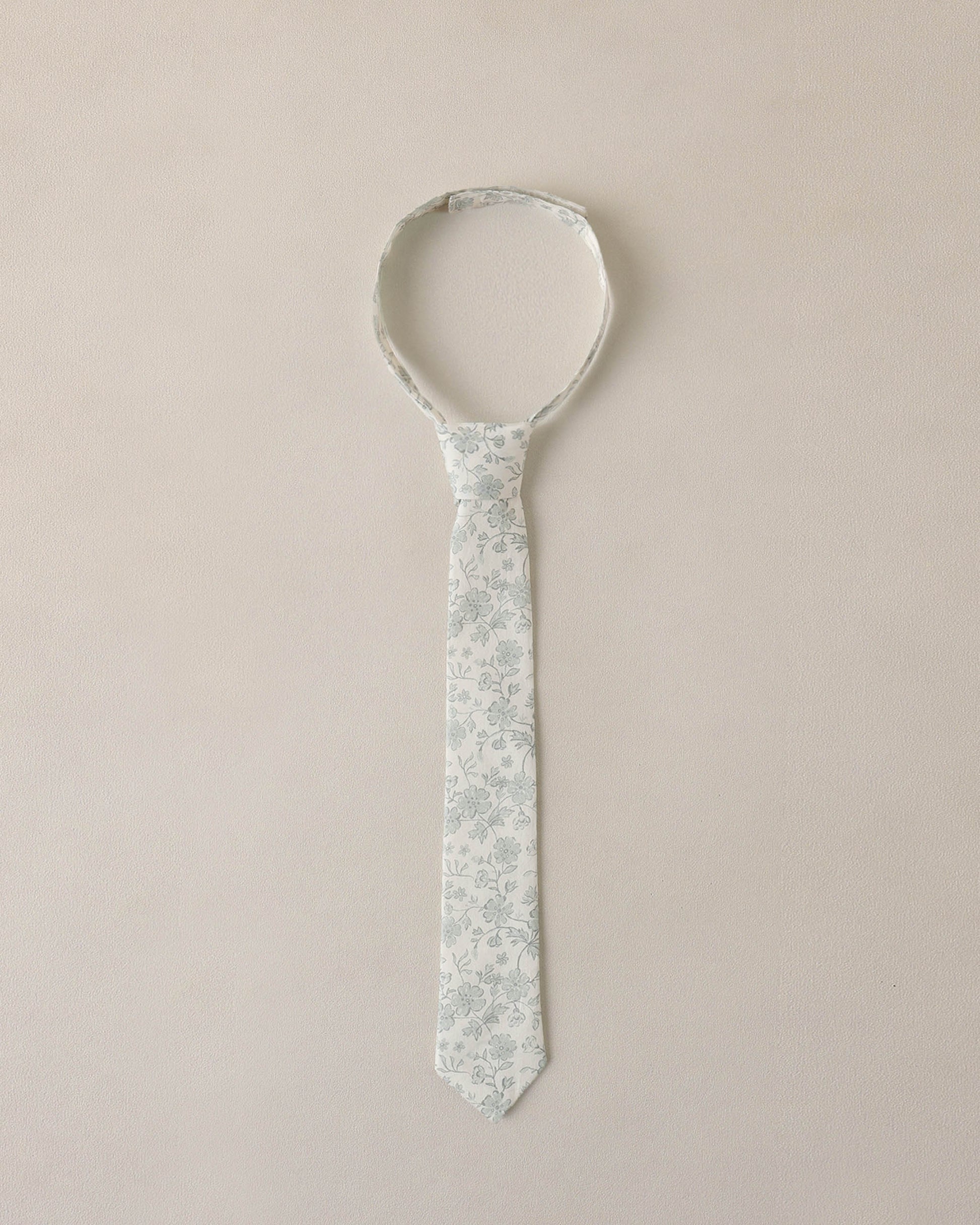 Skinny Tie Sky Floral