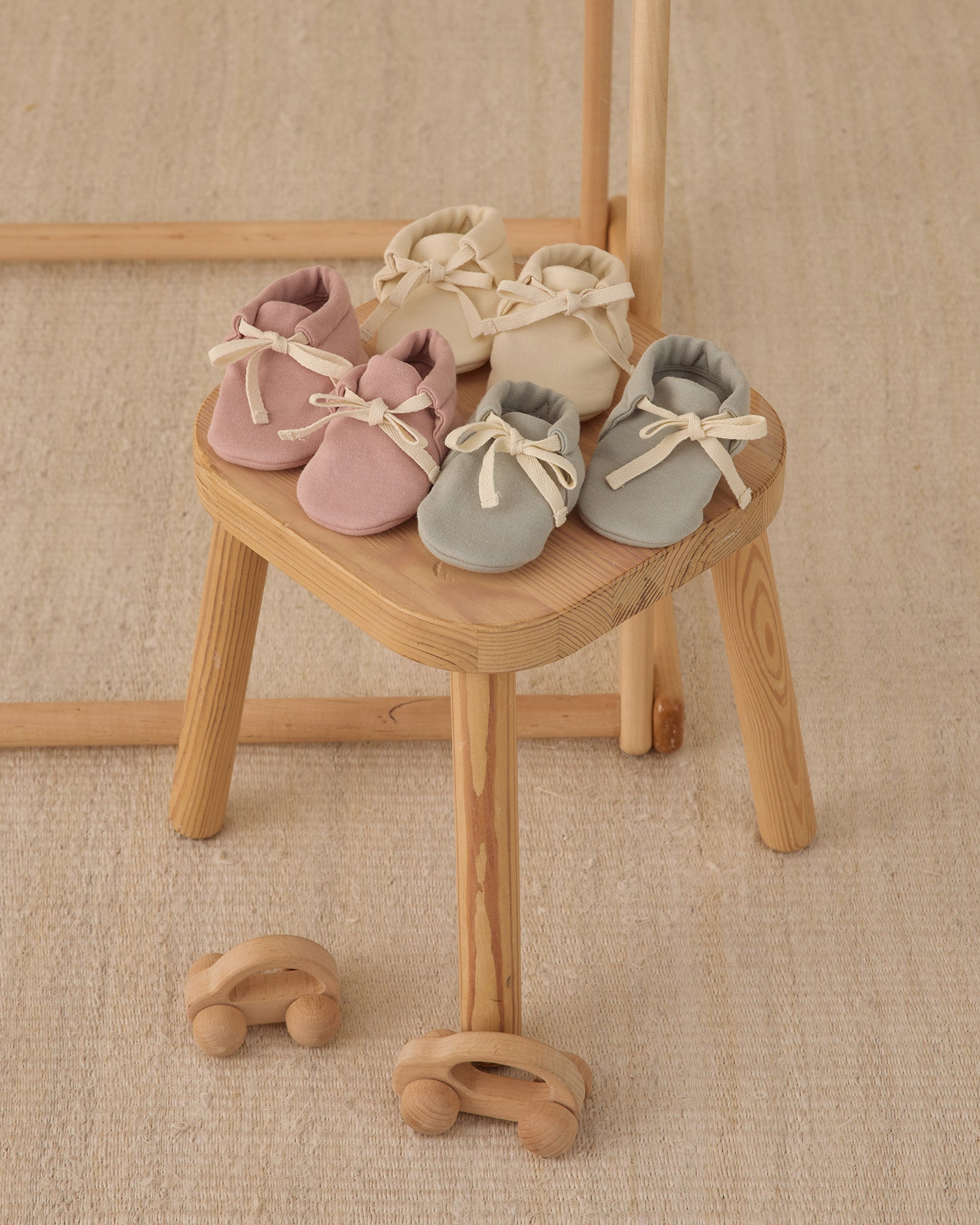 Baby Booties Mauve